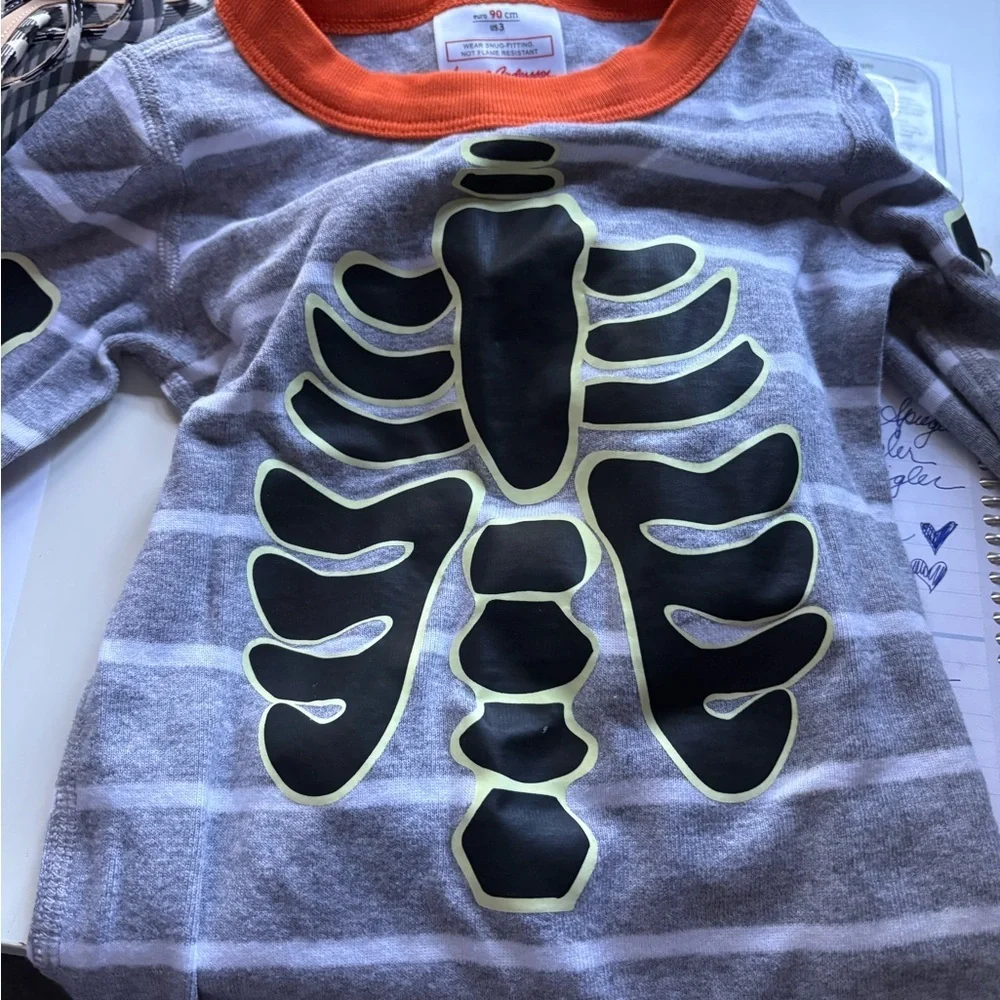 Hanna Andersson Skeleton Glow in the Dark Pajama Set - size 3